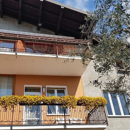 Apartment Iseo Lake Sale Marasino Zimmer foto