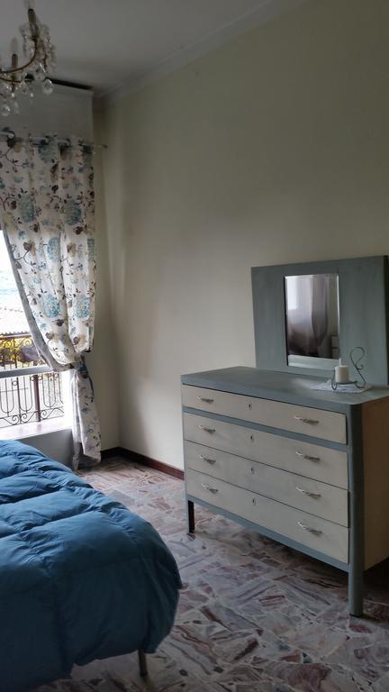Apartment Iseo Lake Sale Marasino Zimmer foto